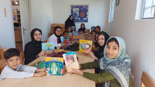 جمع خوانی هفته کتاب اعضا کتابخانه