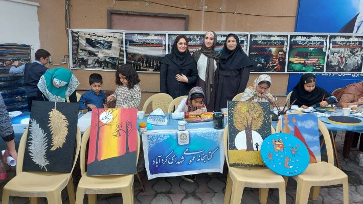 نمایشگاه نقاشی اعضای کتابخانه در مصلی شهرستان با حضور مربیان عضو کتابخانه